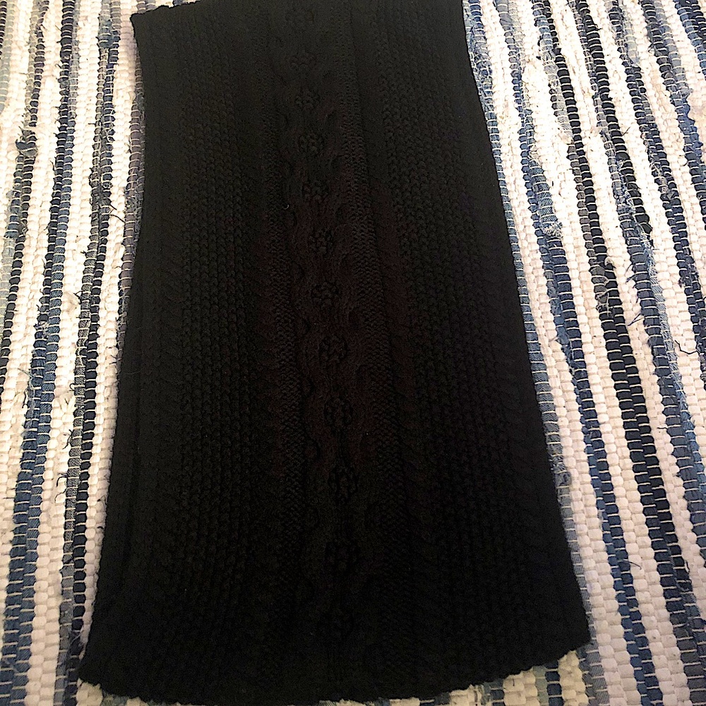 Black Cable-knit Infinity Scarf